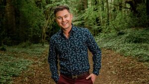 Heart attack gives country singer Michael English new outlook on life