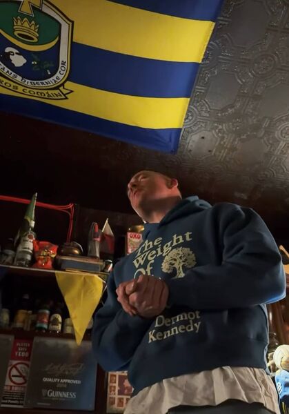 Dermot Kennedy sang a medley of his hit songs for an appreciative audience. Dermot Kennedy sang a medley of his hit songs for an appreciative audience.