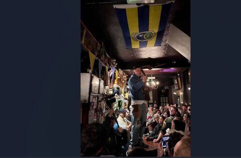 Watch: Famous singer plays impromptu gig in Rossie pub in London