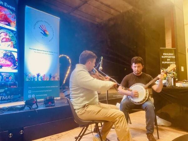 Entertaining the crowd on the night. Entertaining the crowd on the night.