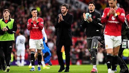 ‘Realistic’ Michael Carrick has his say on potential Manchester United title bid