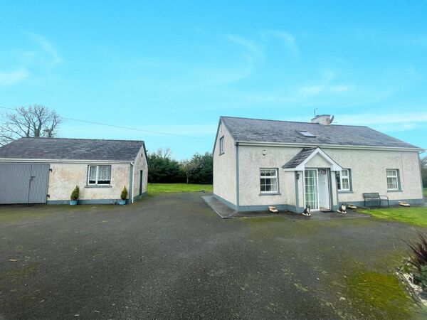 Back on the market and guiding at €175,000, is this two bedroom storey and a half bungalow at Briarfield, Fourmilehouse. Back on the market and guiding at €175,000, is this two bedroom storey and a half bungalow at Briarfield, Fourmilehouse.