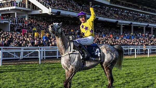 Cheltenham Day Two: II Etait Temps wins the Champions Chase