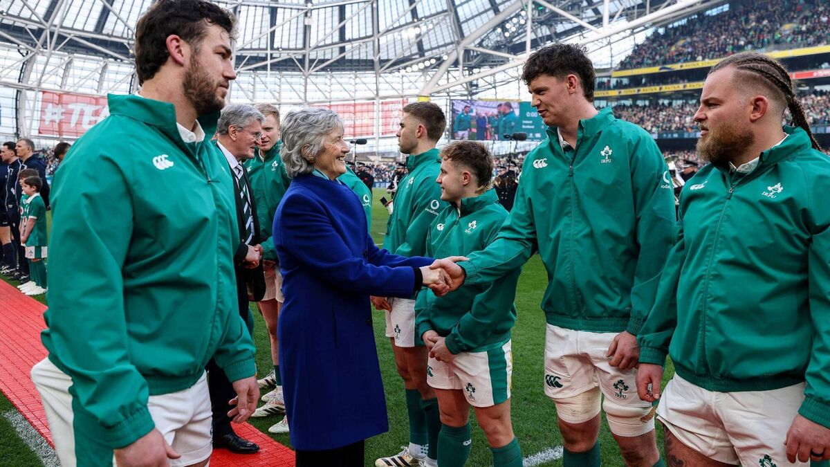 Murray scores try on Six Nations debut to help Ireland secure Triple Crown