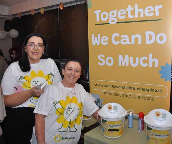 Lorraine O’Grady and Jade Jordan at a wax, shave and dye fundraiser at Creaton’s, Ballaghaderreen in aid of the Sunflower Children’s Hospice. Pic: Liam Reynolds Lorraine O’Grady and Jade Jordan at a wax, shave and dye fundraiser at Creaton’s, Ballaghaderreen in aid of the Sunflower Children’s Hospice. Pic: Liam Reynolds