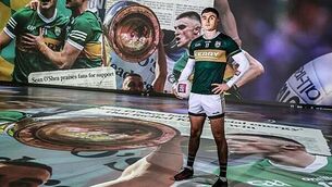 Man Utd midfielder Donny Van De Beek set for Eintracht Frankfurt loan in January