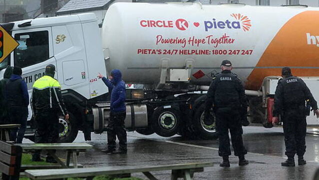 Talks to resume at lunchtime as fuel protests enter fifth day