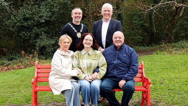 Red bench unveiled in park in tribute to young woman living with heart condition