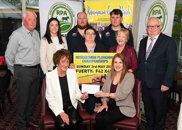 Roscommon Ploughing won second prize in the Roscommon Easter Parade. Picture shows Patricia Mullaney presenting a cheque to Martina Beirne, treasurer Roscommon Ploughing at a presentation function last week. Also in picture are: J.J. Cattigan, Rachel O’Grady, Killian White, Mary Geraghty, Oisin Connolly, Pauline Lavin and Larry Brennan, Chairperson Roscommon Easter Parade Committee. Pic: Gerard O’Loughlin 