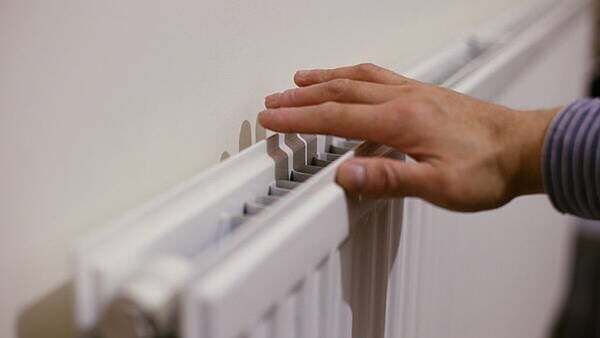 Annual payment of €480 would help people to exit energy poverty – study
