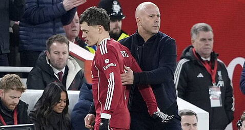 Arne Slot backs Alexander Isak and Florian Wirtz to keep improving at Liverpool