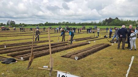 Watch video: Champion loy digger showcases skills at county ploughing championships