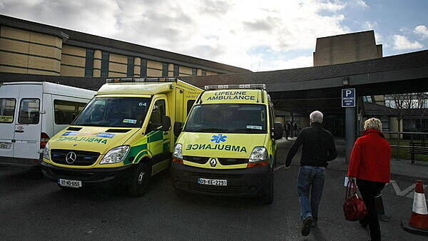 Minister urged to engage with striking paramedics