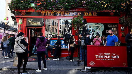 Over 560,000 tourists visited Ireland last month, spending €431 million