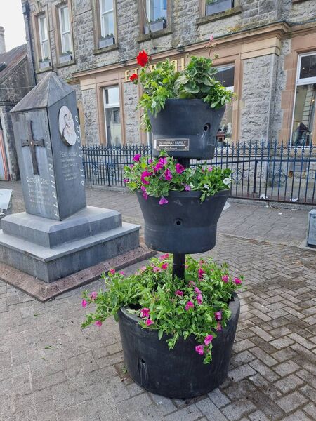 Thanks to the CE team who installed the first tiered planters on Elphin's Main Street recently. Thanks to the CE team who installed the first tiered planters on Elphin's Main Street recently.