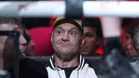 Tyson Fury sparks controversy with ‘Donald Trump for prime minister’ hat