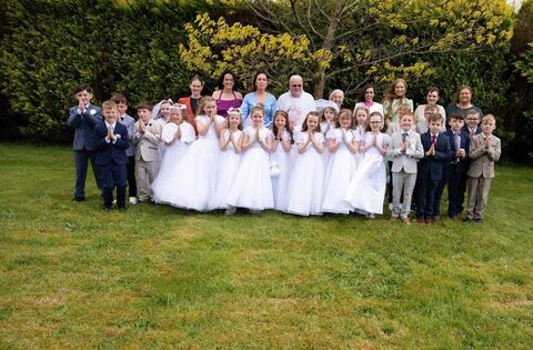 Local Notes: Booking Course, Ballagh Artists, Sunflower Day