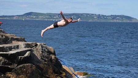 Risk of heat stress amid ‘exceptionally warm weather’, Met Éireann says