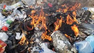 <p>The uncontrolled burning of waste, particularly in bonfires, is illegal.</p> <p>The uncontrolled burning of waste, particularly in bonfires, is illegal.</p>