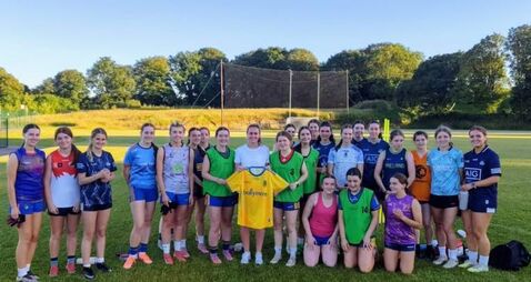 Irish international soccer star visits Roscommon minor ladies 