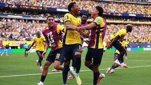 Japan and Sweden share points to book places in last 32 of World Cup