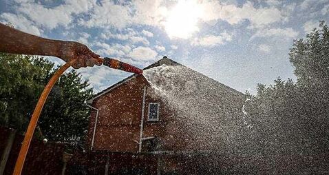 Uisce Éireann defends hotline for people to report ‘non-essential’ use of water