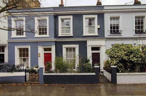 Council urged to seek funding to engage a qualified heritage and colour design specialist