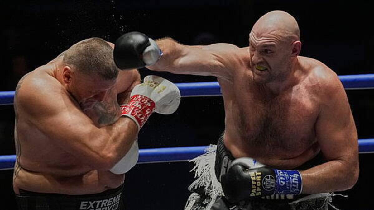 Tyson Fury eases to victory over Mariusz Wach in Thailand
