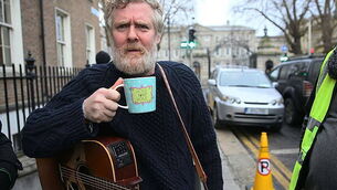 Rachel Zegler and Chris O’Dowd pay tribute to ‘one of the greats’ Glen Hansard Rachel Zegler and Chris O’Dowd pay tribute to ‘one of the greats’ Glen Hansard