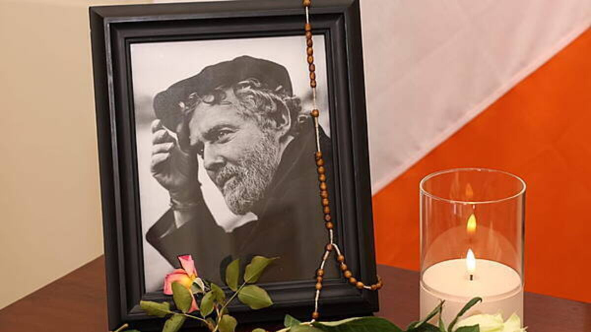 Public wake to be held for Glen Hansard in Dublin on Monday