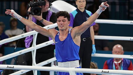 Jon McConnell claims gold at Commonwealth Games after turning down Love Island
