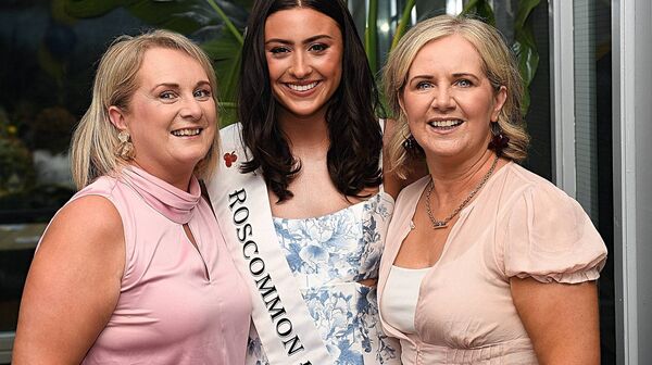 Carmel Cassidy, and Elaine Killion with Rose of Roscommon Rebecca Collins, Kiltoom at a gathering for Rebecca at Athlone Golf Club in advance of the Rose of Tralee. Pic: Gerard O’Loughlin Carmel Cassidy, and Elaine Killion with Rose of Roscommon Rebecca Collins, Kiltoom at a gathering for Rebecca at Athlone Golf Club in advance of the Rose of Tralee. Pic: Gerard O’Loughlin