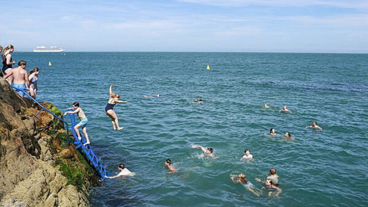 High temperature warning still in place as parts of Ireland to reach 30 degrees