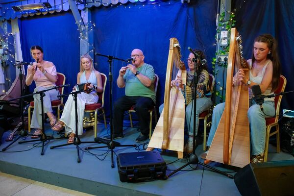 Ceol na Ceangail performing at a community fundraiser in aid of the MS North West Therapy Centre in Sligo at the Leitrim Inn. Ceol na Ceangail performing at a community fundraiser in aid of the MS North West Therapy Centre in Sligo at the Leitrim Inn.