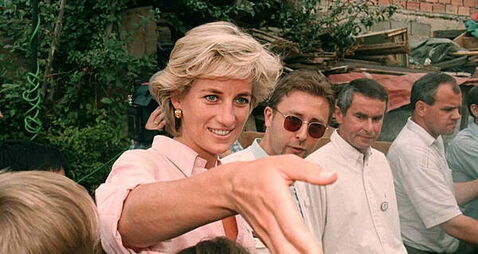 Items belonging to Princess Diana and Mark Twain headed to auction