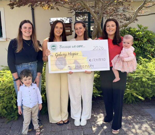 The family of Mary Higgins Delaney would like to thank all who walked and donated to Galway Hospice in her memory as part of the Miles For Mary walk in Williamstown. The turnout and response was a true reflection of how deeply loved she was and how many lives she touched. The family recently presented a cheque for €17418.70 to the Galway Hospice Foundation. Pictured are Dervilia, Roseanne, Andrea, and Norma Delaney and JJ + Maisie Kelly.