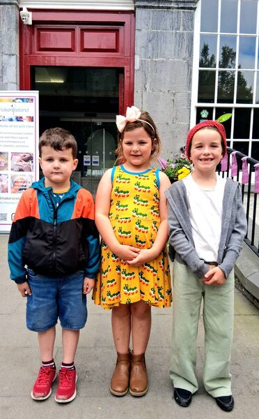 Saul Higgins, Pearl Higgins, and Casidhé Woods visiting King House, Boyle. Pic: Noreen Gaffney Saul Higgins, Pearl Higgins, and Casidhé Woods visiting King House, Boyle. Pic: Noreen Gaffney