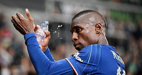 Nicolas Jackson completes move from Chelsea to Aston Villa for club record