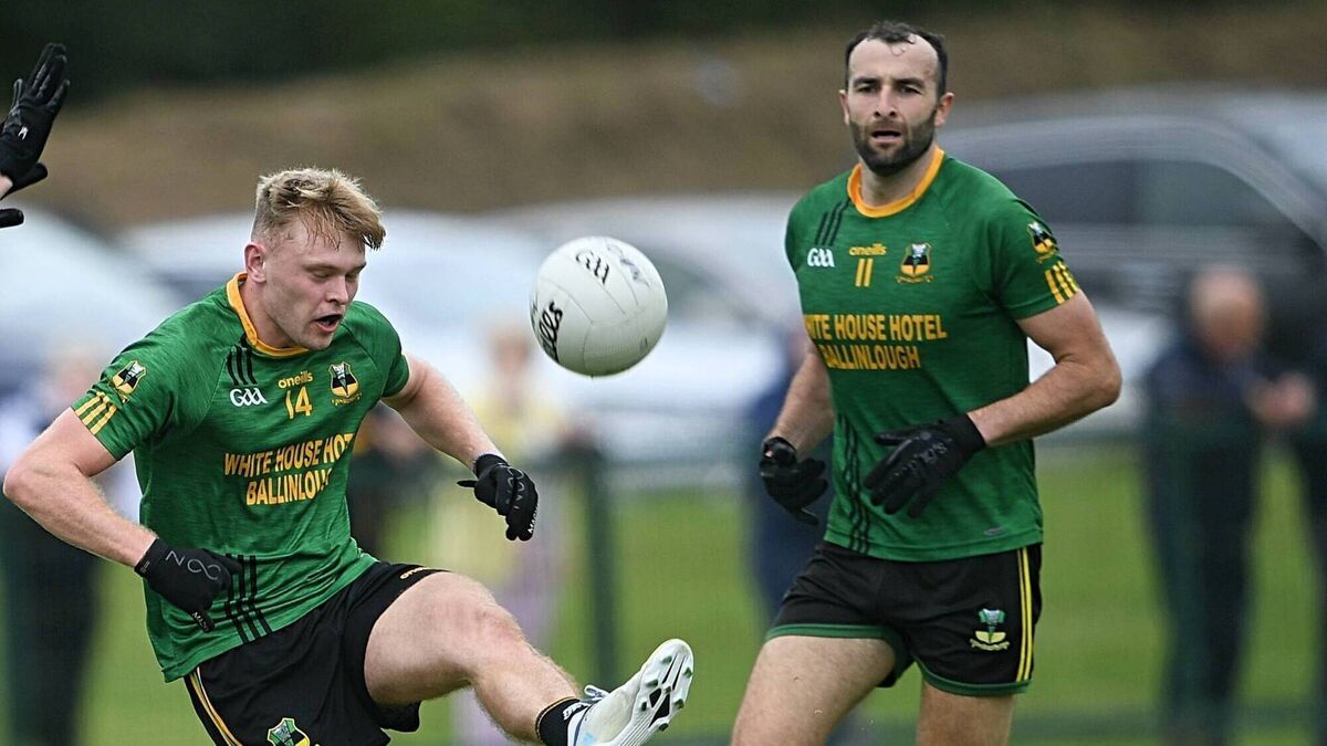 Glaveys edge out Western Gaels to make knockout stages of senior football championship