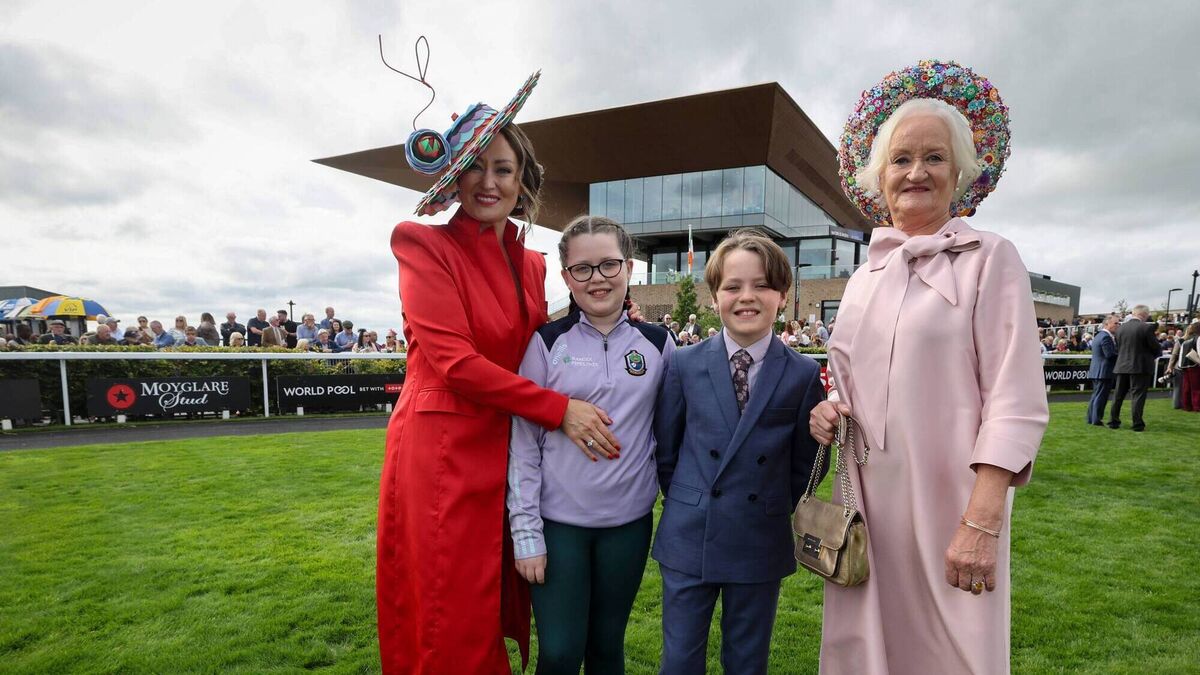 Roscommon woman crowned Best Dressed at The Curragh and reveals her bag was made from an old box