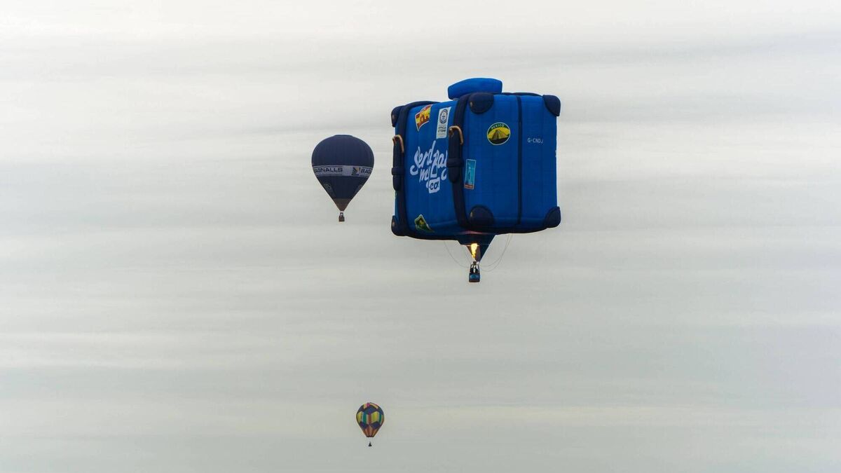 Organisers of Hot Air Ballooning Championships criticise unauthorised drone activity
