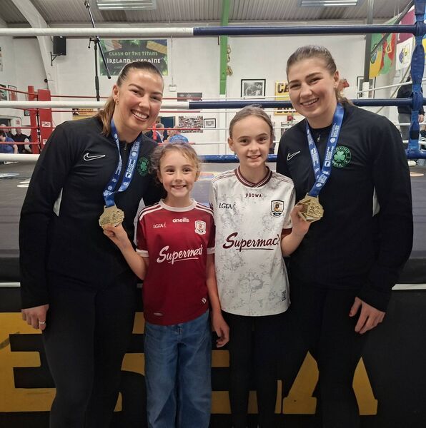 Lisa and Aoife O'Rourke inspiring the next generation of young boxers. Pic: Liam Reynolds Lisa and Aoife O'Rourke inspiring the next generation of young boxers. Pic: Liam Reynolds