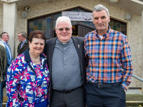 Martina and Daniel Carroll with Fr Micheál Donnelly pictured at a recent farewell function for Fr. Micheál Donnelly, former PP Frenchpark, in Ballinagare Community Centre. Pic: Breda Durr Martina and Daniel Carroll with Fr Micheál Donnelly pictured at a recent farewell function for Fr. Micheál Donnelly, former PP Frenchpark, in Ballinagare Community Centre. Pic: Breda Durr