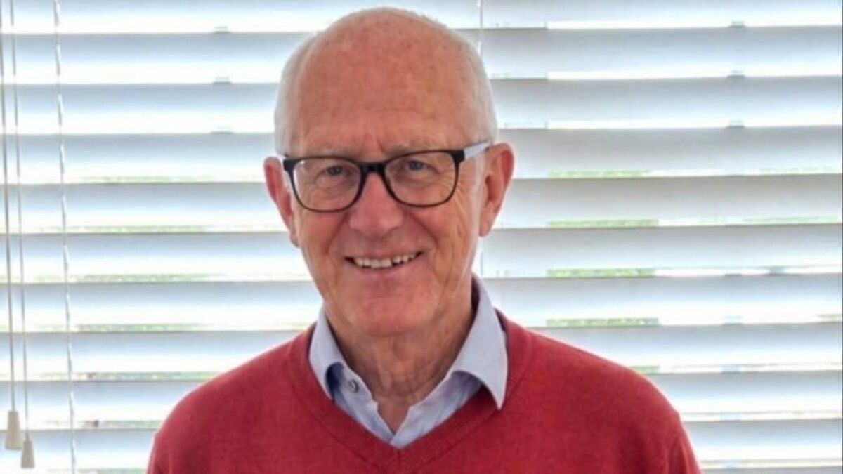 Roscommon school pays tribute following death of former principal