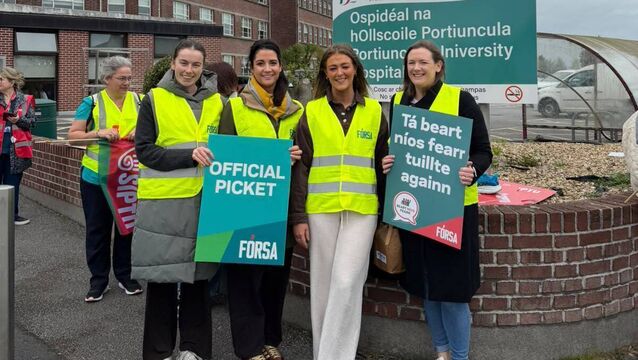 Cllr Emer Kelly with fellow members of Fórsa. <p>Cllr Emer Kelly with fellow members of Fórsa.</p>