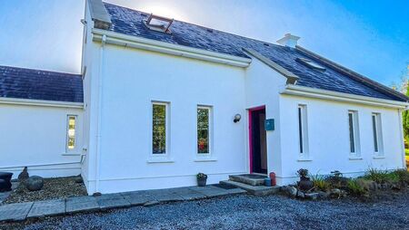 County Roscommon home on 31.5 acres has picturesque lakeside setting 