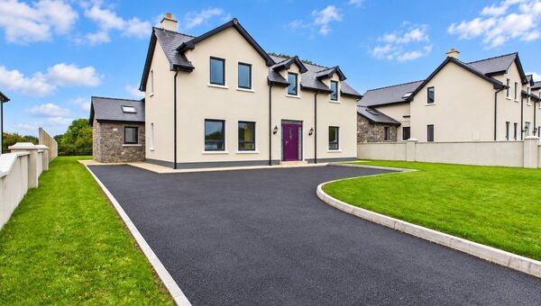 Each home benefits from an A energy rating, an air-to-water heat pump with zoned underfloor heating, triple-glazed windows and doors, heat-recovery ventilation, hollow-core concrete floors and an oak staircase. 